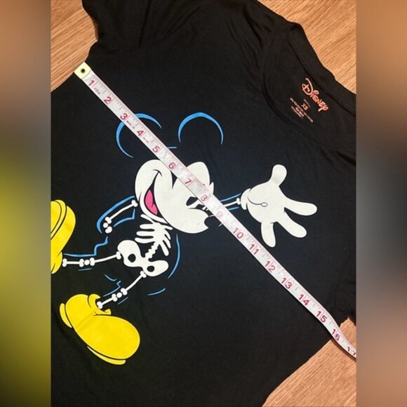 DISNEY Women's Mickey Mouse Short Sleeve Skeleton Graphic Shirt Glows Halloween - Picture 2 of 5